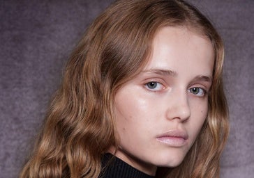 Todo el mundo está obsesionado con este suero anticaída porque dicen que funciona